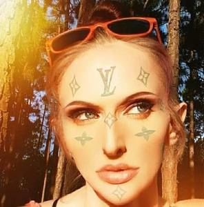 Meet your Posher, Krystal